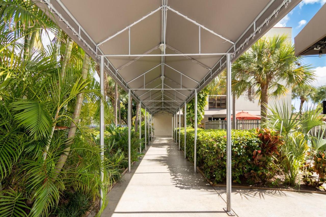Red Roof Miami Airport Hotel 2*