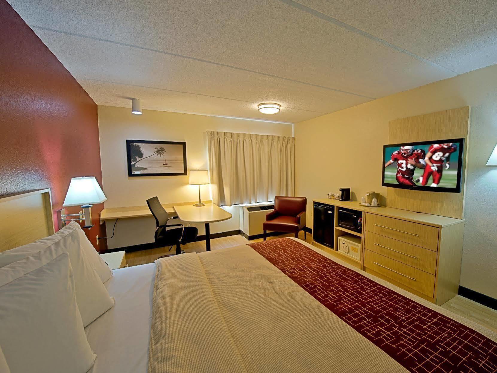 Red Roof Miami Airport Hotel 2*